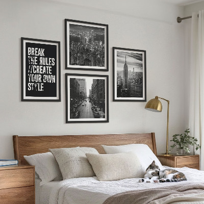 4 paveikslų rinkinys su rėmais Miesto gatvių juodai baltos spalvos įkvėpimas