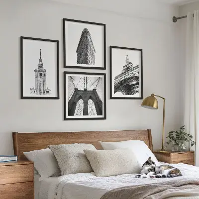 Daugiadalis paveikslas su rėmu juodai baltas architektūrinis minimalizmas