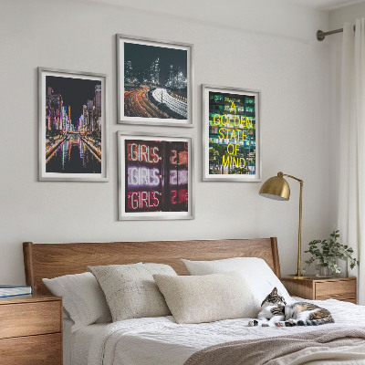 4 paveikslų rinkinys su rėmais Neoniniai ženklai mieste naktį