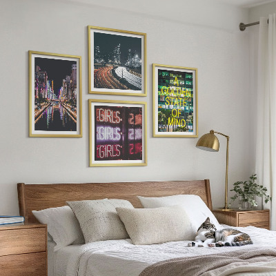 4 paveikslų rinkinys su rėmais Neoniniai ženklai mieste naktį