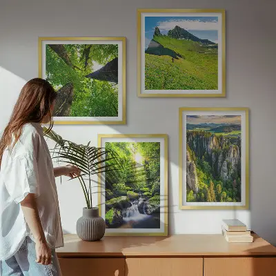 4 paveikslų rinkinys su rėmais žalių kalnų ir krioklio miško vaizdas