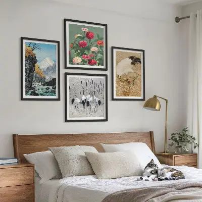 4 paveikslų rinkinys su rėmais vaizduojantis kalnus, upę, gėles ir gerves