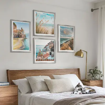 4 paveikslų rinkinys su rėmais peizažai su paplūdimiu, miestu ir uolomis