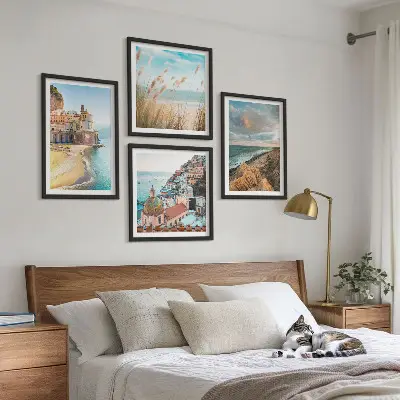 4 paveikslų rinkinys su rėmais peizažai su paplūdimiu, miestu ir uolomis