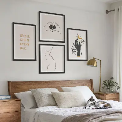 Paveikslų kompozicija ant sienos minimalistinės boho stiliaus iliustracijos