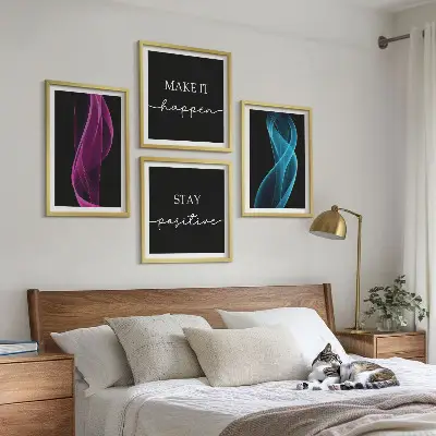 Paveikslų kompozicija ant sienos neoninės banguojančios linijos fone