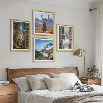 4 paveikslų rinkinys su rėmais su miško keliu, kalnais ir elniais gamtos tematikos