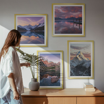 Paveikslų kompozicija ant sienos Kalnų peizažai fone