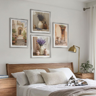 Paveikslų kompozicija ant sienos Levandų žiedai ir architektūra