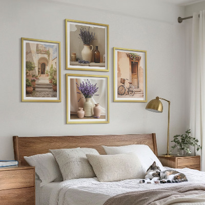 Paveikslų kompozicija ant sienos Levandų žiedai ir architektūra