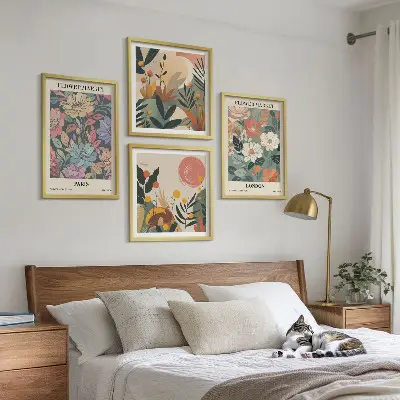 4 paveikslų rinkinys su rėmais gėlių motyvų plakatai su Paryžiumi ir Londonu