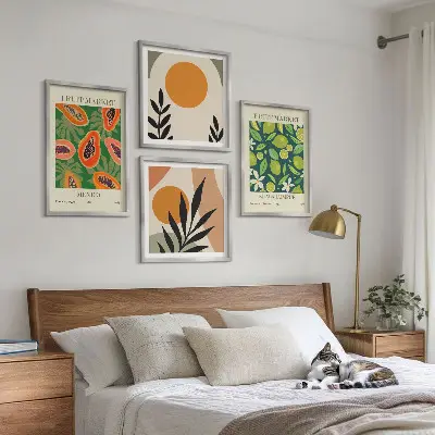 Paveikslų kompozicija ant sienos su boho stiliaus papajos vaisių raštais