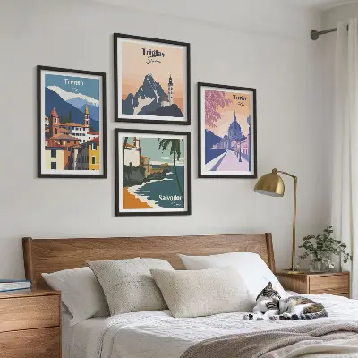 Kalnų retro architektūros iliustracijų rinkinys 4 paveikslai su rėmais