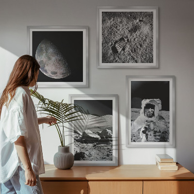 4 paveikslų rinkinys su rėmais Mėnulio astronauto pėdsakas
