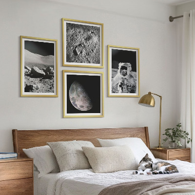 4 paveikslų rinkinys su rėmais Mėnulio astronauto pėdsakas