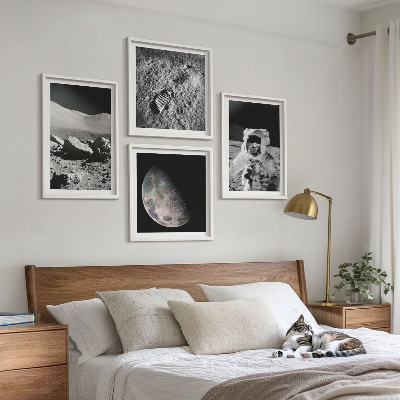 4 paveikslų rinkinys su rėmais Mėnulio astronauto pėdsakas
