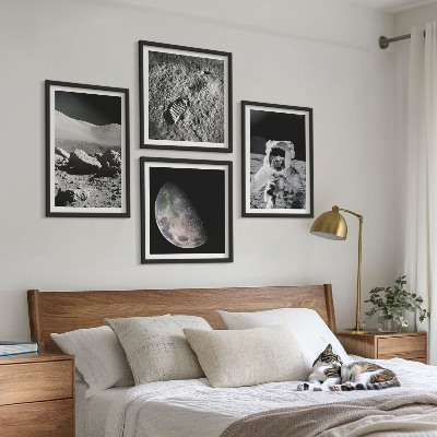 4 paveikslų rinkinys su rėmais Mėnulio astronauto pėdsakas