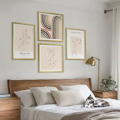 4 paveikslų rinkinys su rėmais moterų siluetai