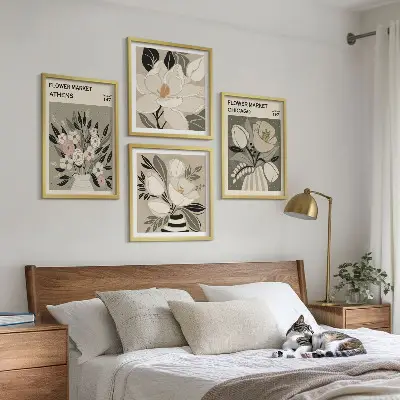 Retro gėlės iš skirtingų miestų 4 paveikslų rinkinys su rėmais
