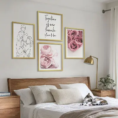 Šeimyninės linijinio piešinio rožių puokštės 4 paveikslų rinkinys su rėmais