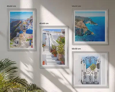 Paveikslų kompozicija ant sienos graikų architektūra Santorinio Oia miestelyje