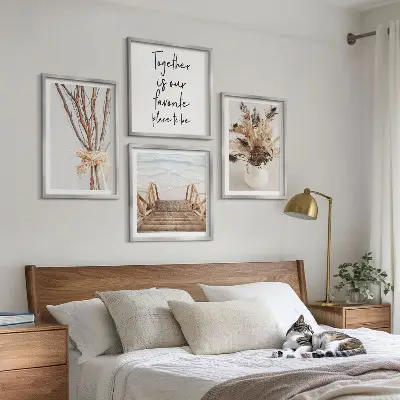 4 paveikslų rinkinys su rėmais minimalistinės gėlių šakos