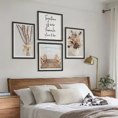 4 paveikslų rinkinys su rėmais minimalistinės gėlių šakos