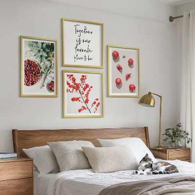4 paveikslų rinkinys su rėmais Raudonųjų augalų vaisių minimalizmas