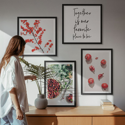 4 paveikslų rinkinys su rėmais Raudonųjų augalų vaisių minimalizmas