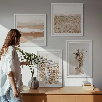 Paveikslų kompozicija ant sienos su boho stiliaus augalų motyvais