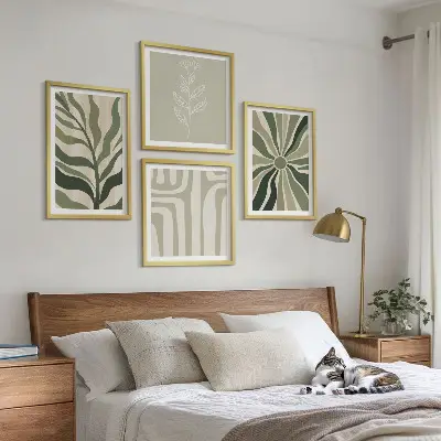 Paveikslų kompozicija ant sienos žalias minimalistinis augalų raštas