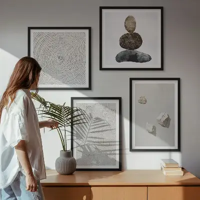 Paveikslų kompozicija ant sienos modernūs smėlio spalvos akmenų motyvai