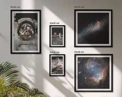 Sieninė paveikslų galerija astronautai nusileidžia Mėnulio paviršiuje