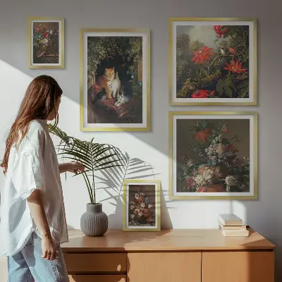 Sieninė paveikslų galerija vintažinio stiliaus gėlių ir kačių motyvais