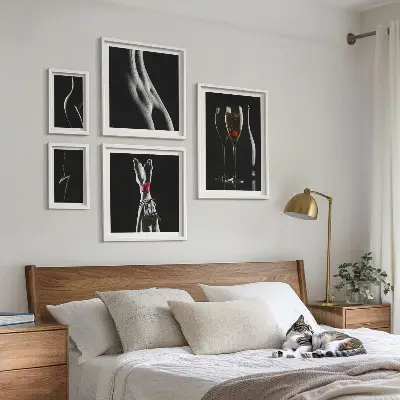 Paveikslų rinkinys miegamajam elegantiški modernūs juodos ir raudonos spalvos akcentai