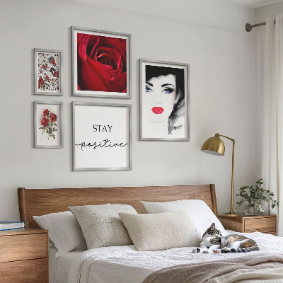 Sieninė paveikslų galerija Moterų portretai, gėlės, vintažinis