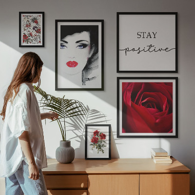 Sieninė paveikslų galerija Moterų portretai, gėlės, vintažinis