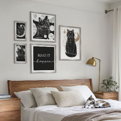 Paveikslų rinkinys miegamajam Juodos katės bohemiškoje erdvėje