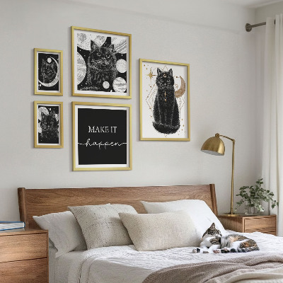 Paveikslų rinkinys miegamajam Juodos katės bohemiškoje erdvėje