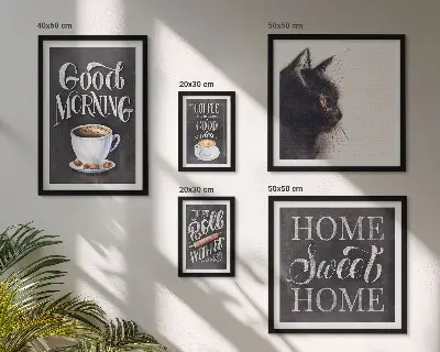 Sieninė paveikslų galerija su teigiamais šūkiais apie kavos katę