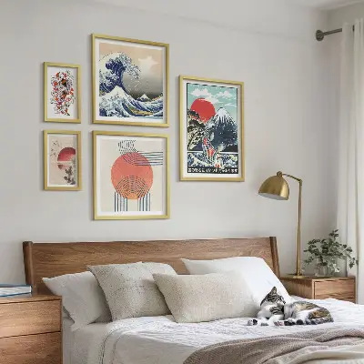 Paveikslų rinkinys miegamajam su japonų meno bangų motyvais