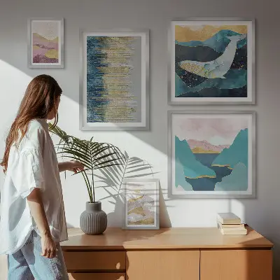 Sieninė paveikslų galerija abstraktūs kalnai ir moderni jūra