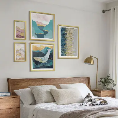 Sieninė paveikslų galerija abstraktūs kalnai ir moderni jūra