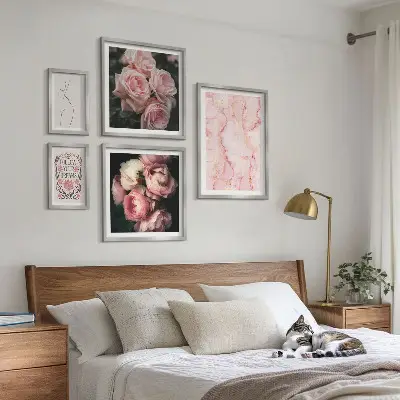 5 paveikslų rinkinys su rėmais bohemiško stiliaus rožinės gėlės