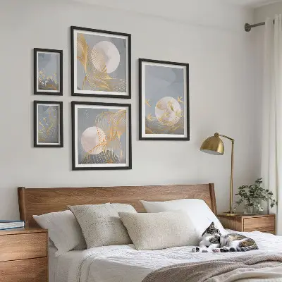 Sieninė paveikslų galerija gamtos ir subtilumų harmonija