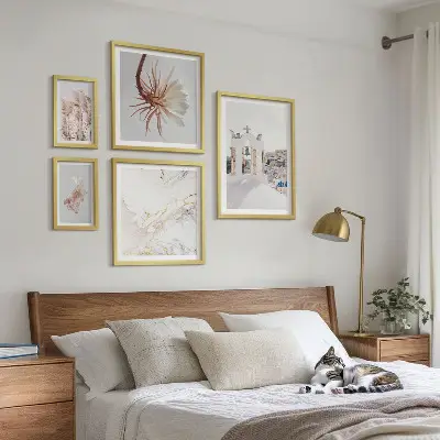 Sieninė paveikslų galerija stilingi architektūros ir gamtos vaizdai