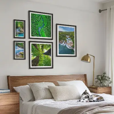 Sieninė paveikslų galerija žalių krioklių peizažai