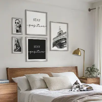 5 paveikslų rinkinys su rėmais stilinga Paryžiaus motyvų grafika
