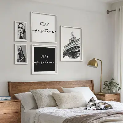 5 paveikslų rinkinys su rėmais stilinga Paryžiaus motyvų grafika