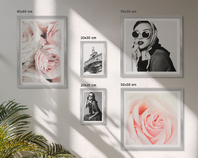 Sieninė paveikslų galerija Elegantiški rožių portretai